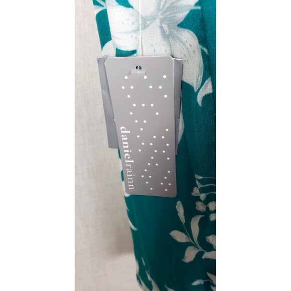 Daniel Rainn Top Blouse 2X Kelly Green White Floral Lace Neckline Keyhole Spring - Picture 6 of 9